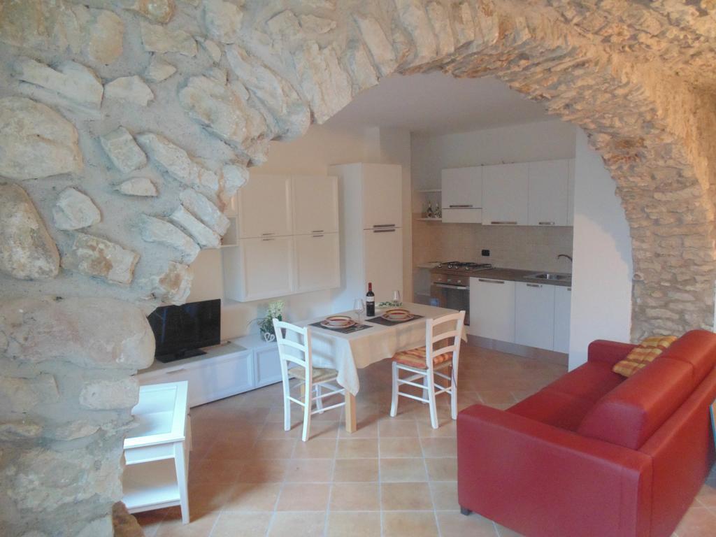 Cà Del Polsèt Apartamento Brenzone sul Garda Quarto foto
