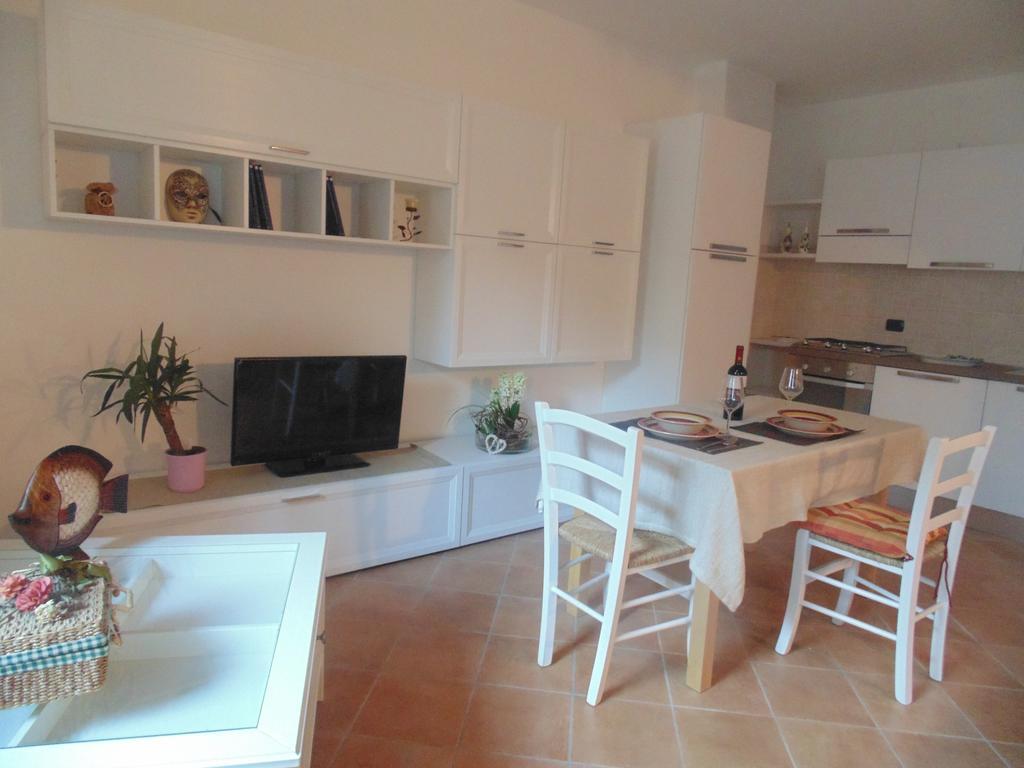 Cà Del Polsèt Apartamento Brenzone sul Garda Quarto foto