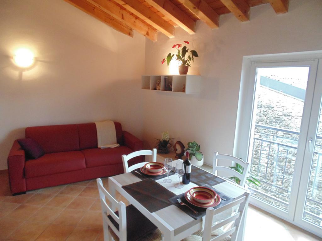 Cà Del Polsèt Apartamento Brenzone sul Garda Quarto foto